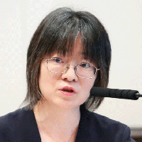 野村 亜紀子 氏