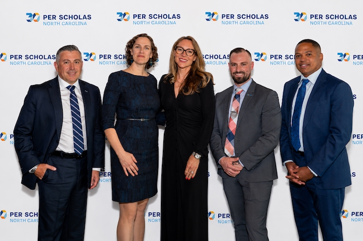 Marc Balizer, Managing Director at BlackRock, accepting the award on behalf of The BlackRock Foundation during Per Scholas North Carolina’s event.