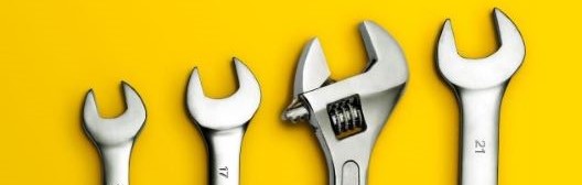 4 wrenches of different sizes