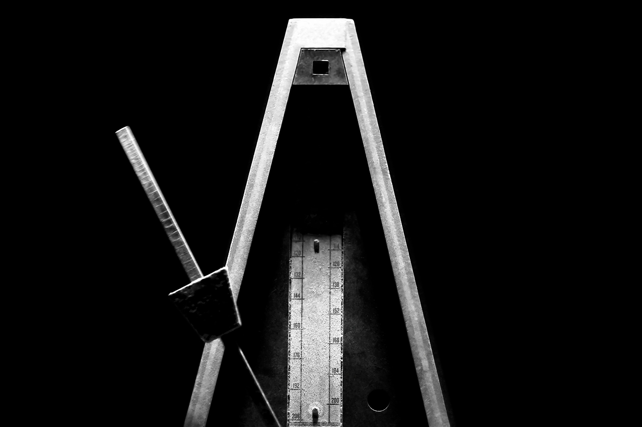 Imagen de un metrónomo.