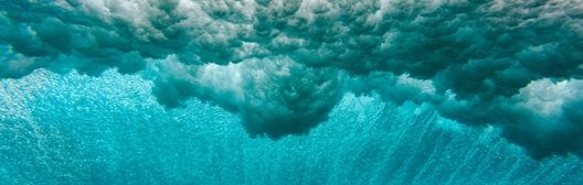 Nubes oscuras se están acumulando en el cielo.